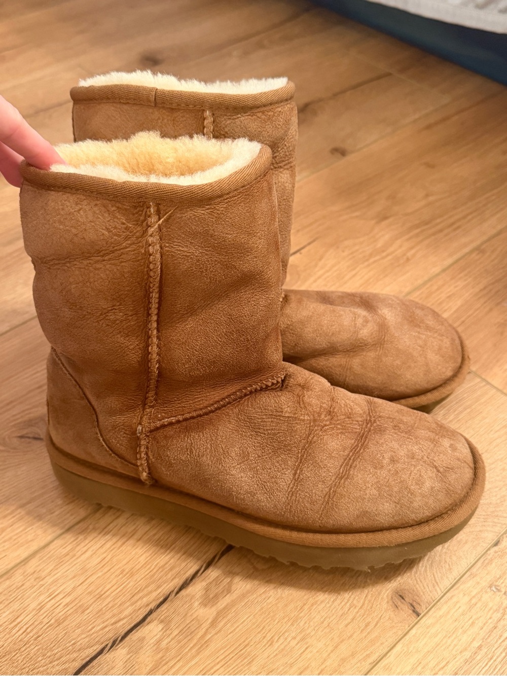 Ugg Classic Chestnut Shearling-Lined Women's Boots
